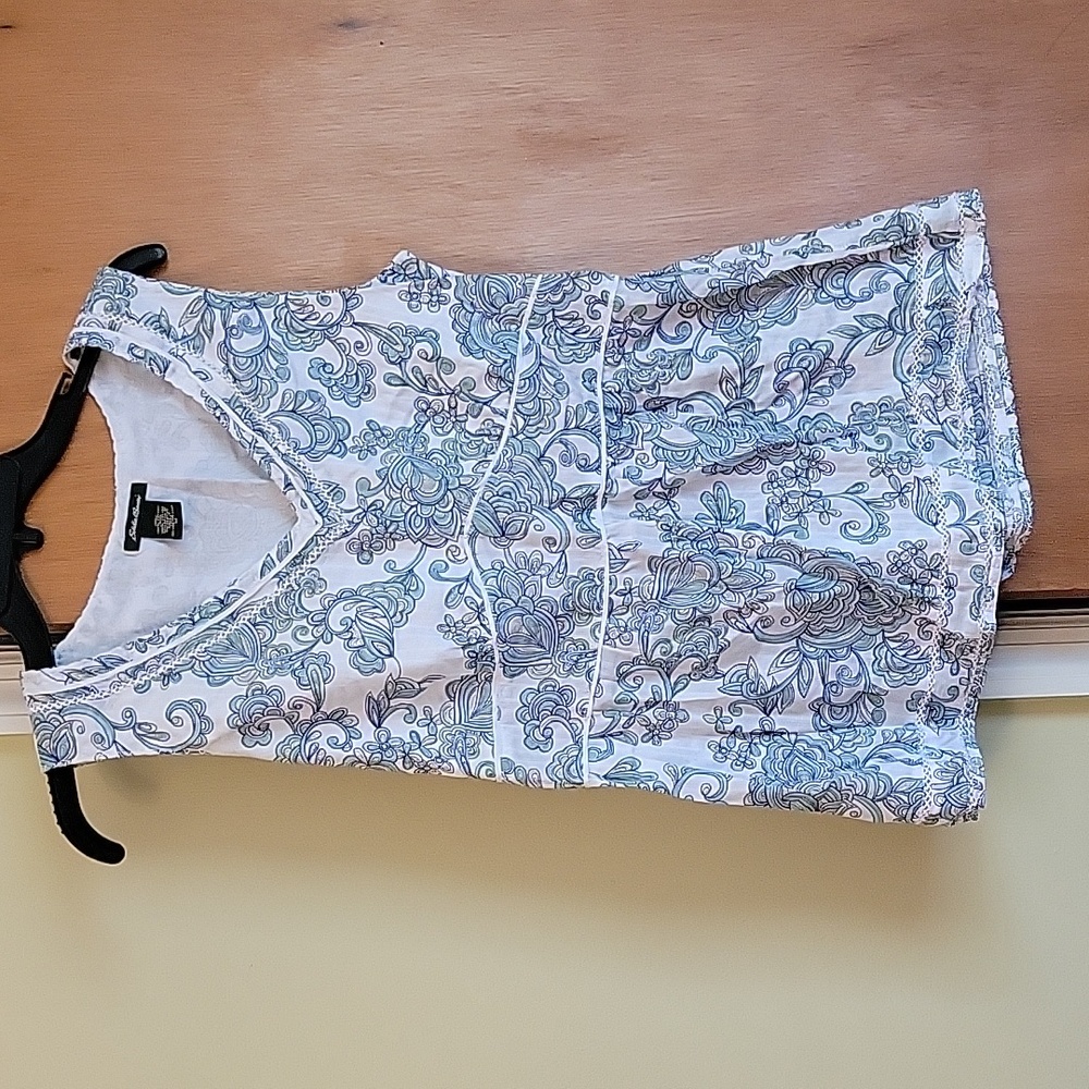 Eddie Bauer Women's sleeveless top.